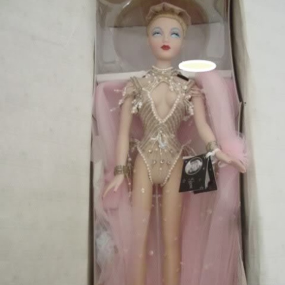 Ashton Drake Bird of Paradise Gene Doll SIGNED BY MEL ODOM NRFB w SHIPPER BOX - Picture 4 of 13
